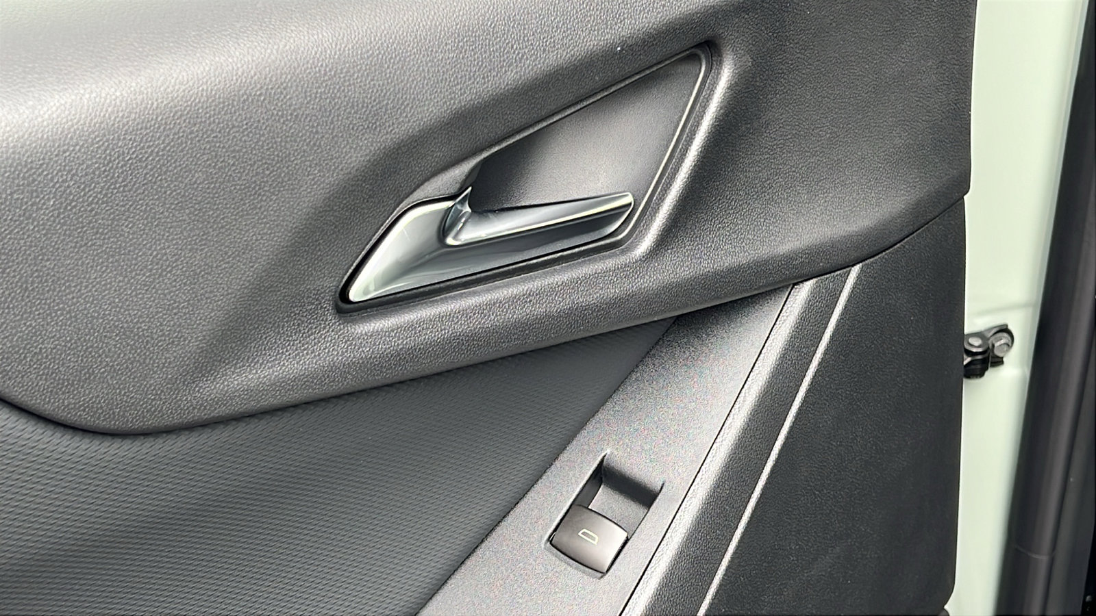 New 2026 Chevrolet Equinox LT w/ Safety and Technology Package AWD/4WD image 12