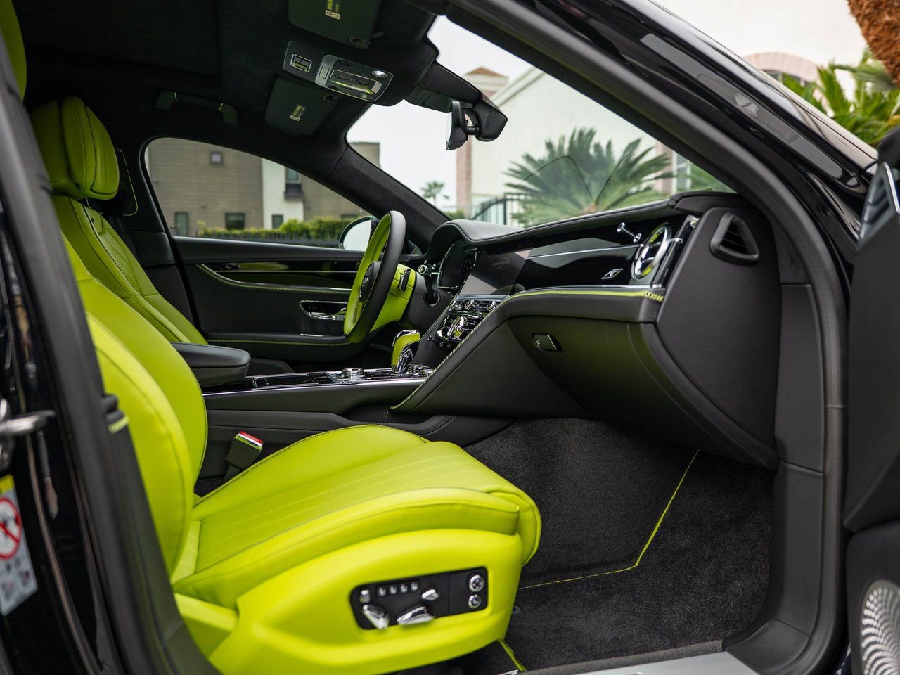 Used 2024 Bentley Flying Spur S V8 image 27