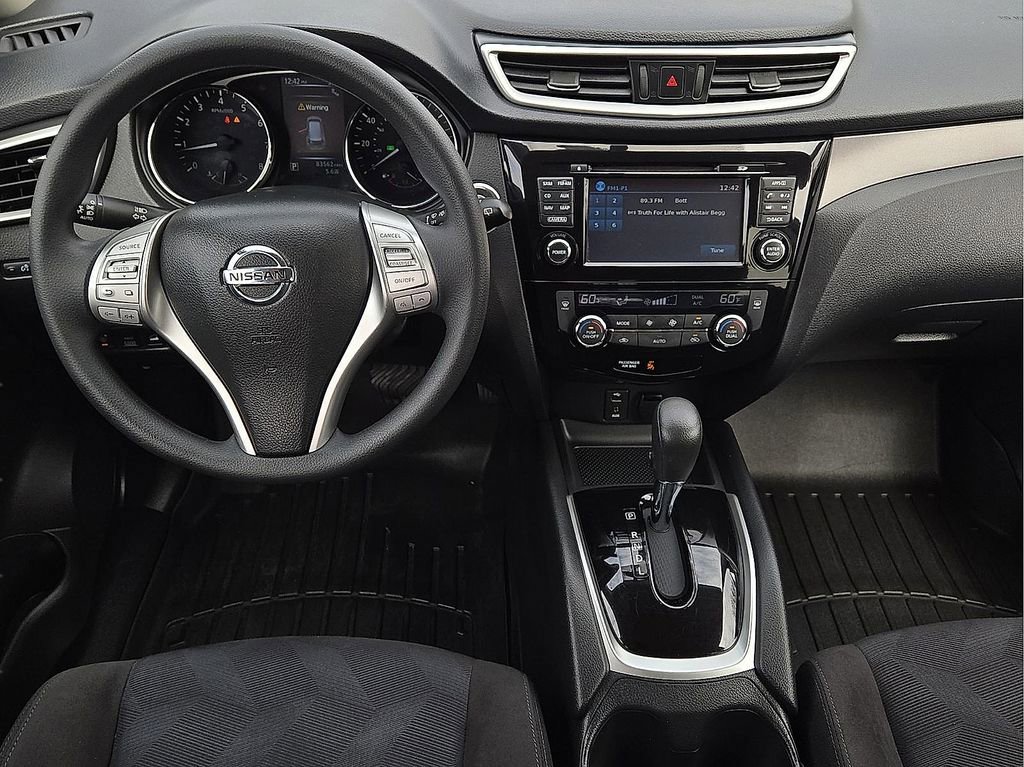 Used 2016 Nissan Rogue SV w/ SV Premium Package image 11