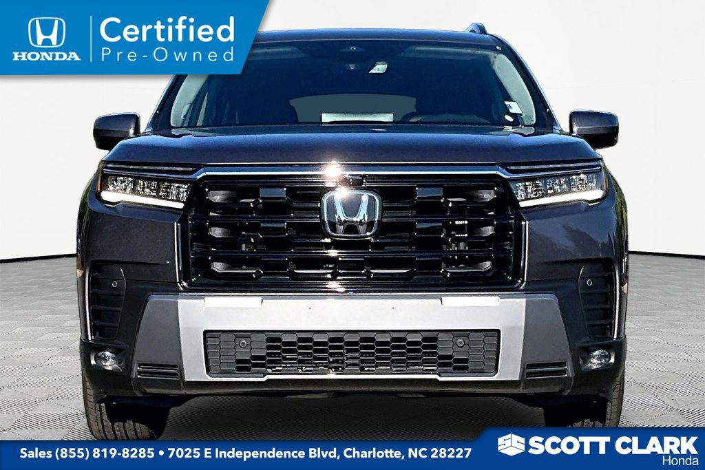 Used 2026 Honda Pilot Touring image 2