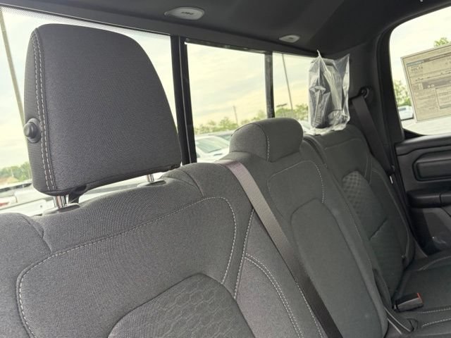 New 2026 RAM 1500 Express AWD/4WD image 30