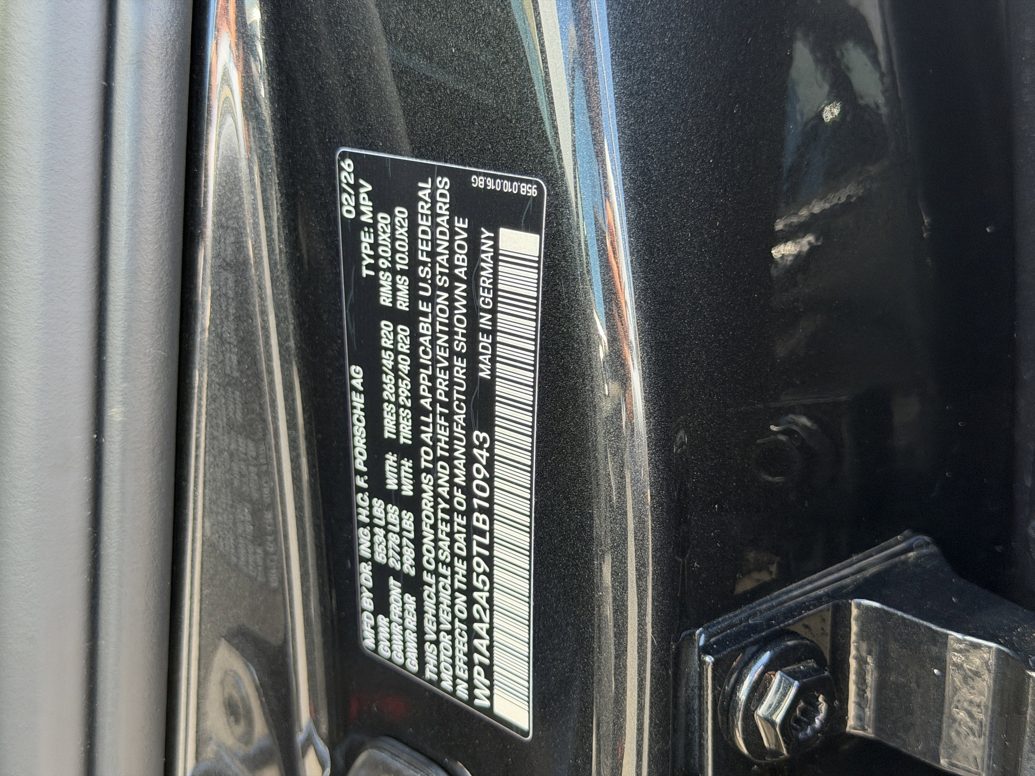 New 2026 Porsche Macan AWD/4WD image 39