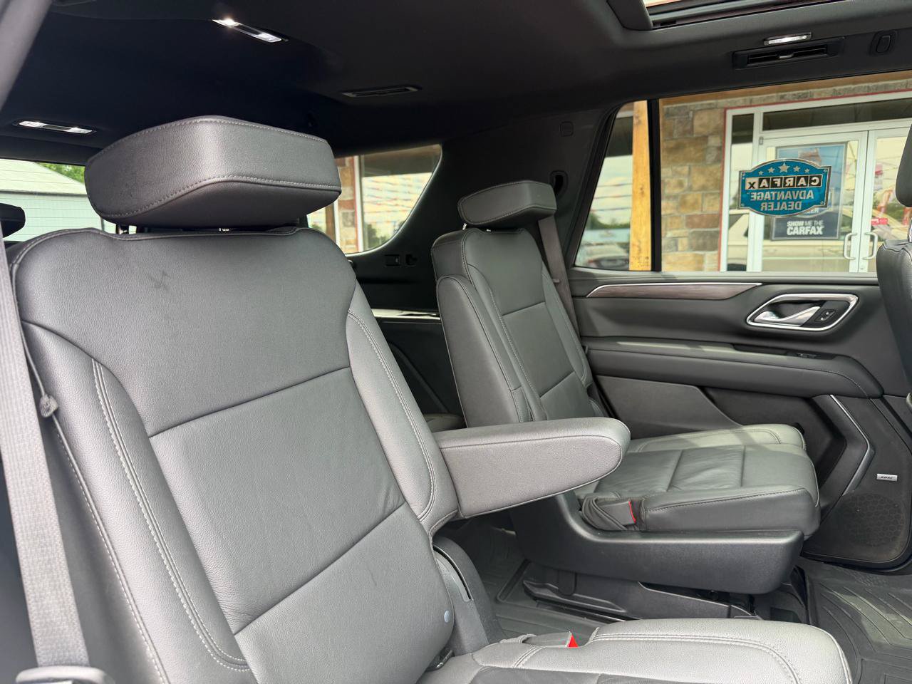 Used 2023 Chevrolet Tahoe Z71 w/ Luxury Package AWD/4WD image 24