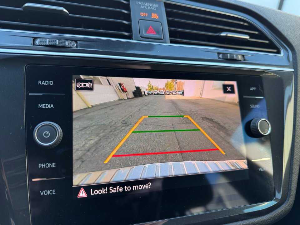 Used 2022 Volkswagen Tiguan SE image 22