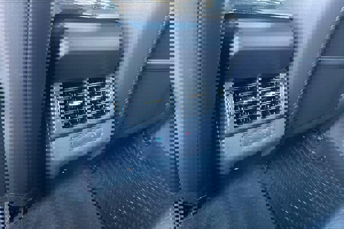 Used 2023 Land Rover Range Rover Evoque R-Dynamic S image 29