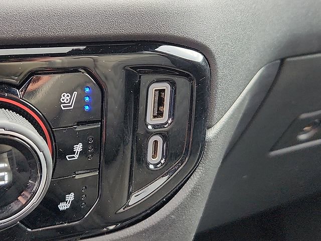 Certified 2022 Chevrolet Silverado 1500 ZR2 w/ Technology Package image 26