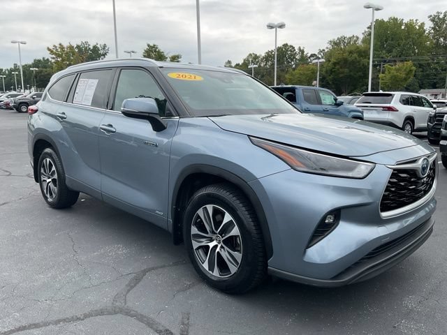 Used 2021 Toyota Highlander XLE AWD/4WD image 5
