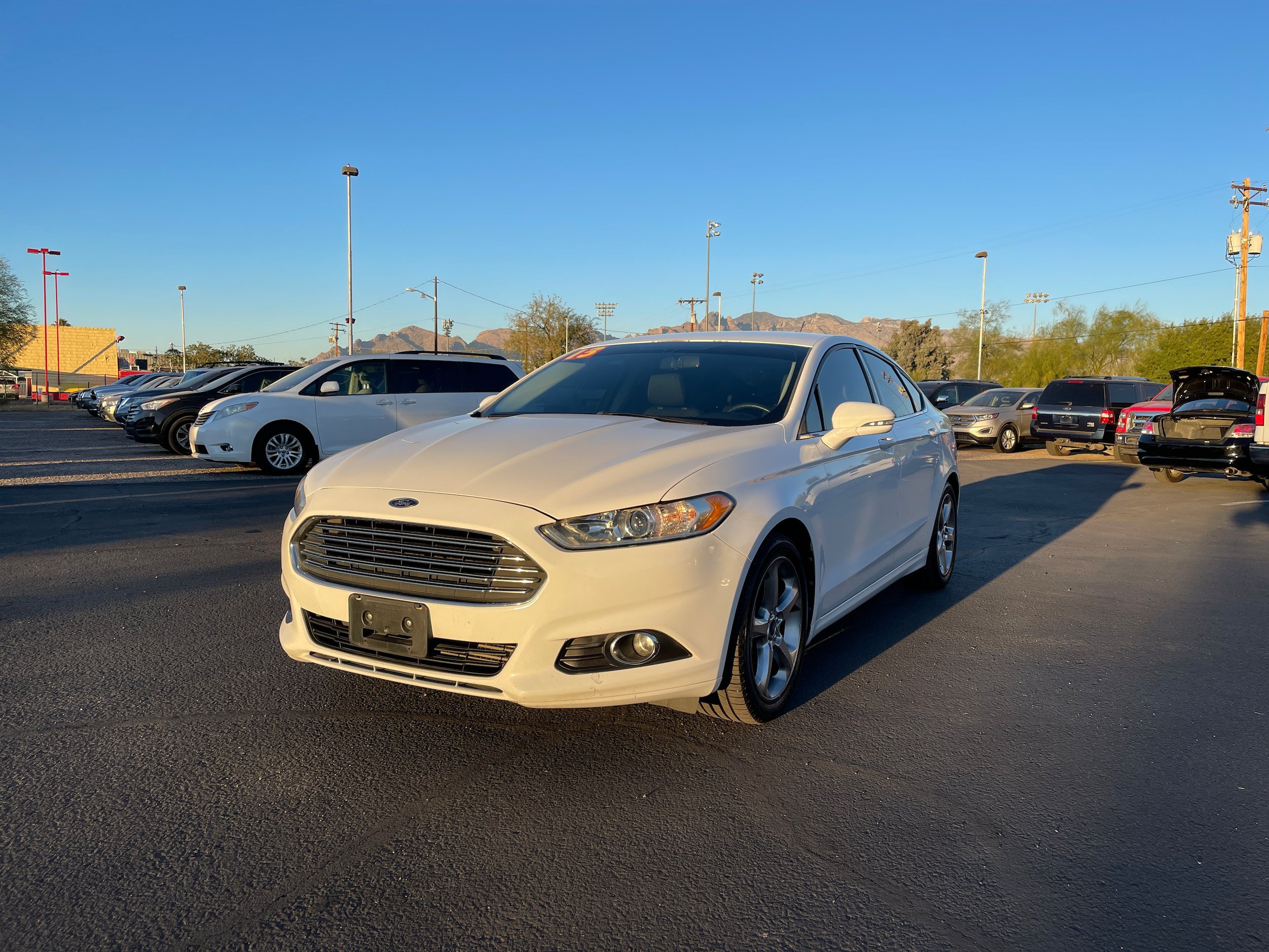 Used 2013 Ford Fusion SE FWD image 1