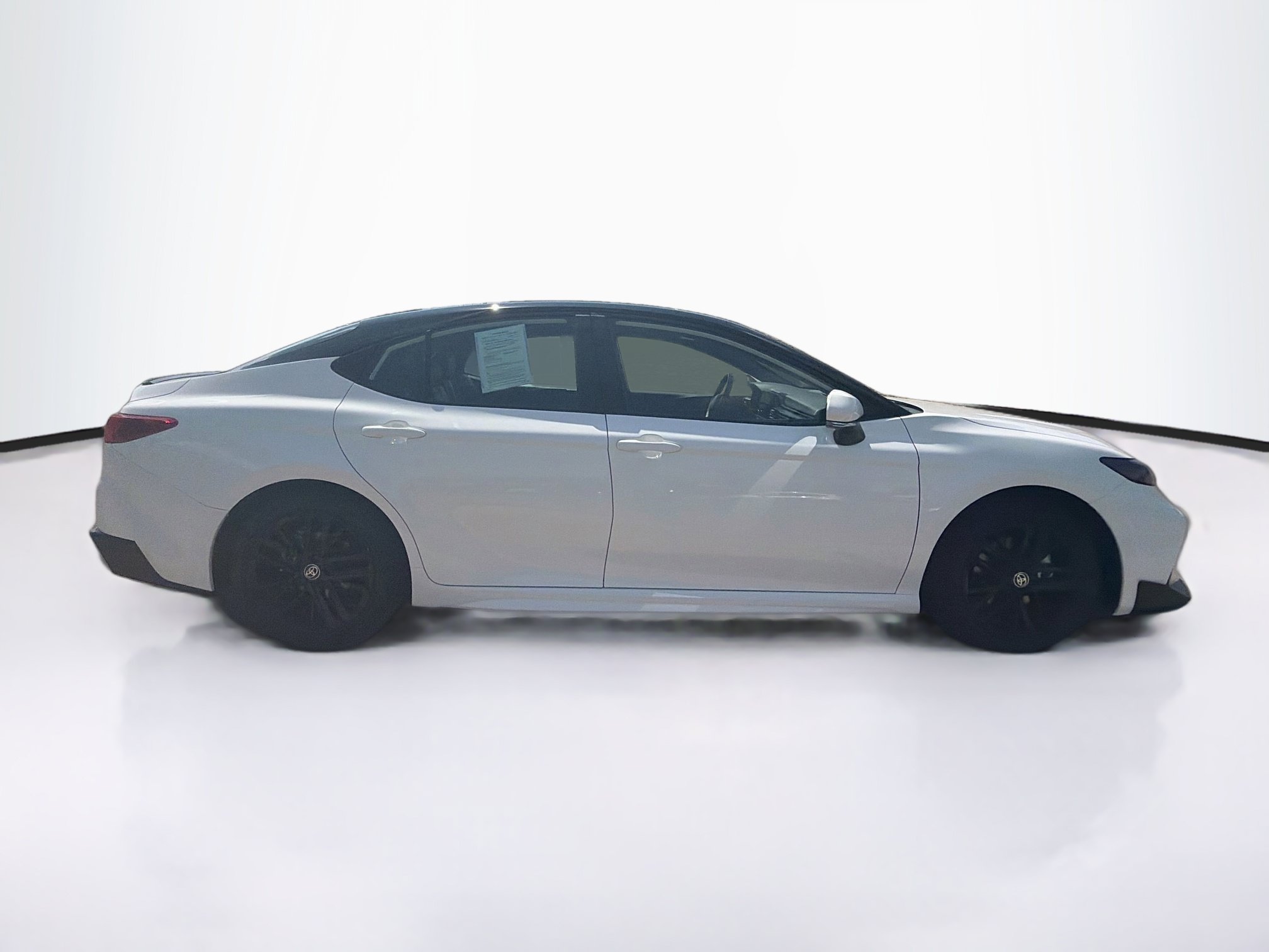 Used 2025 Toyota Camry SE FWD image 10