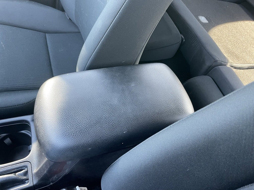 Used 2018 Toyota RAV4 LE image 42