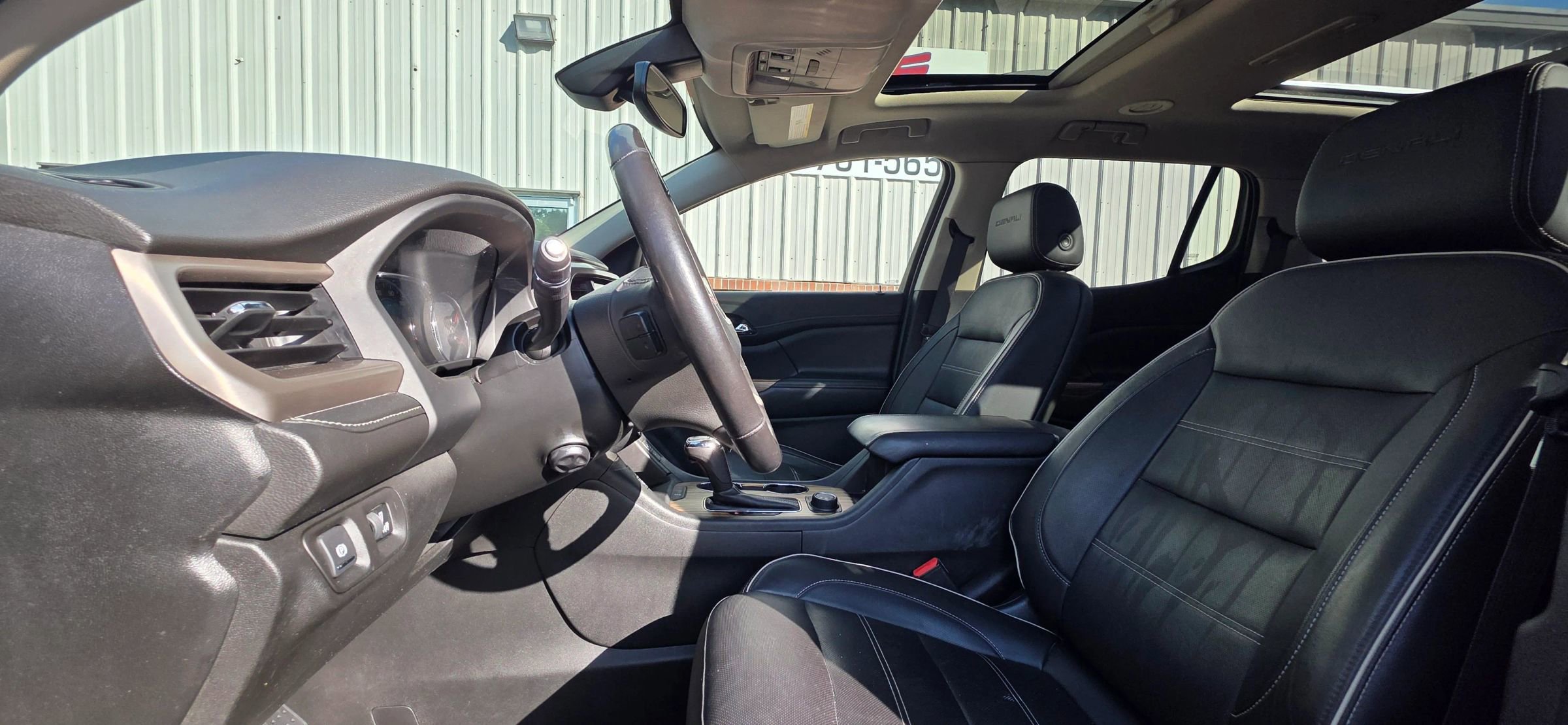 Used 2019 GMC Acadia Denali image 10