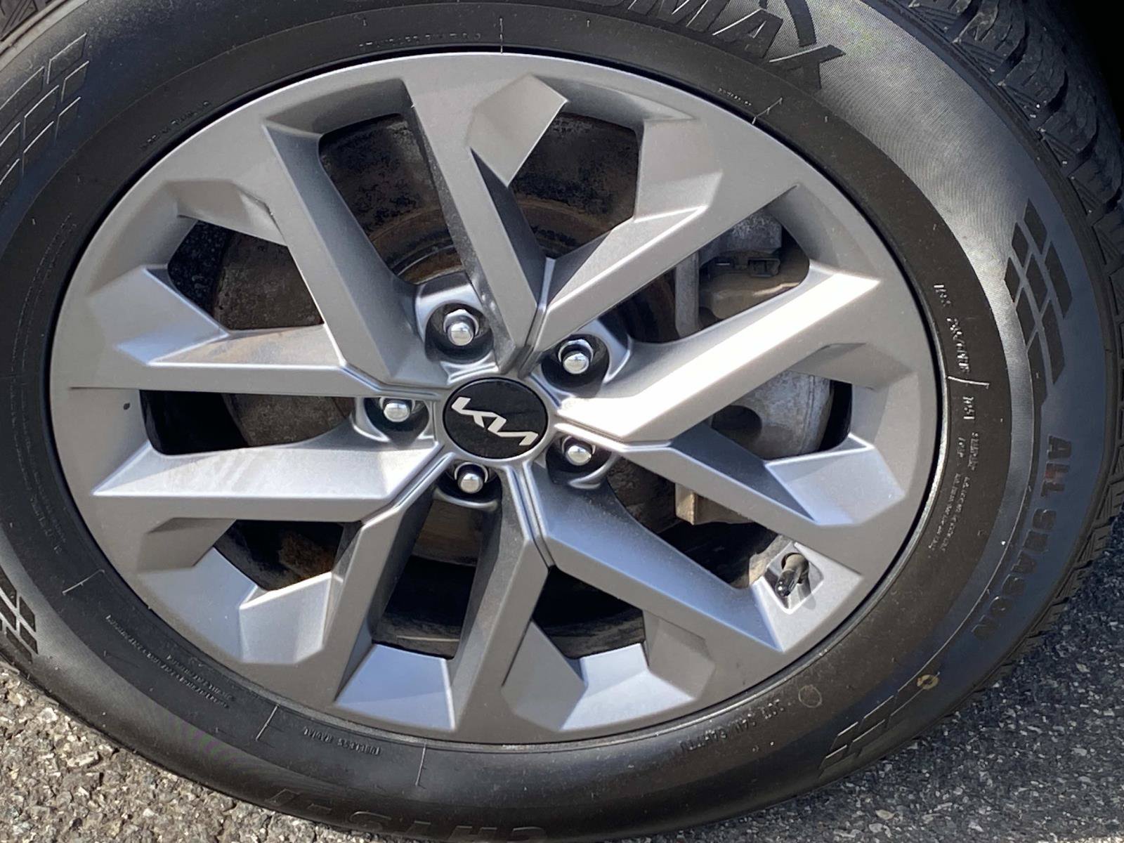 Used 2023 Kia Telluride LX AWD/4WD image 26