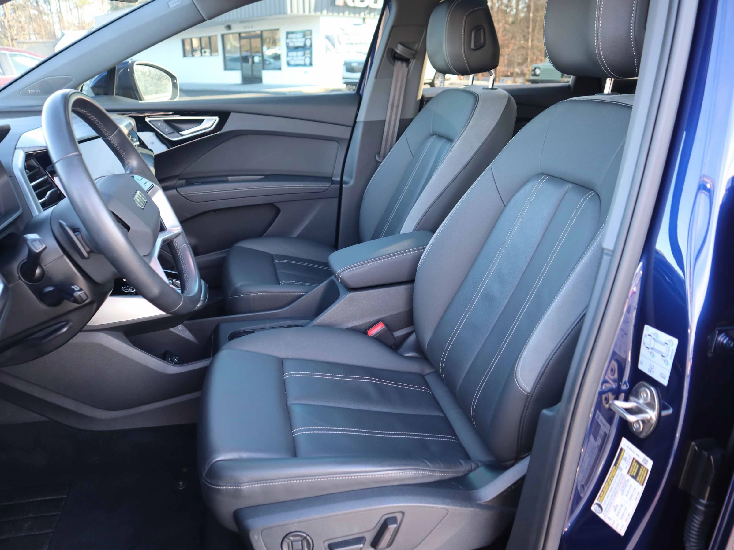 Used 2023 Audi Q4 e-tron Premium Plus w/ Premium Plus image 2