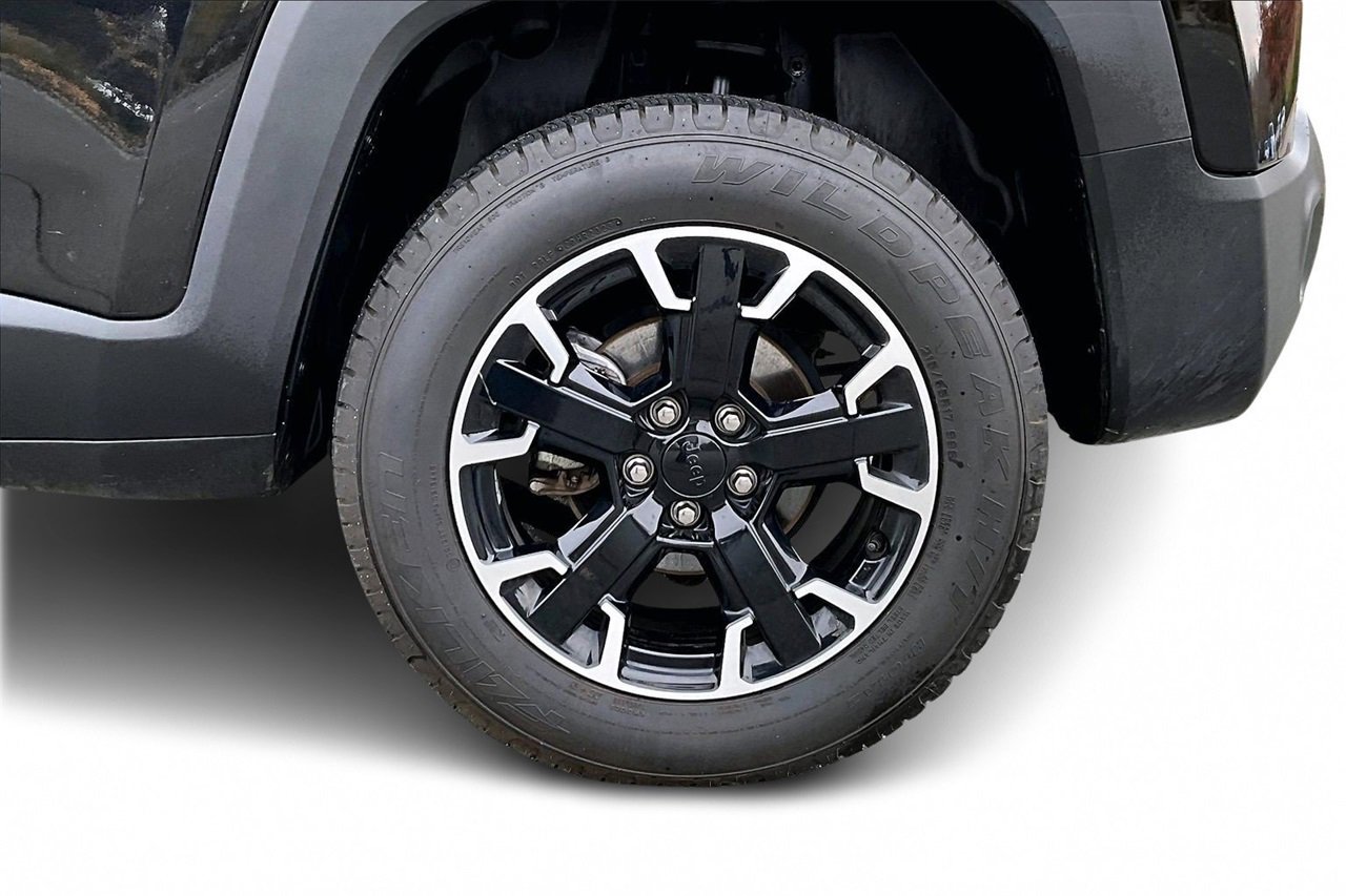 Certified 2023 Jeep Renegade Trailhawk image 33