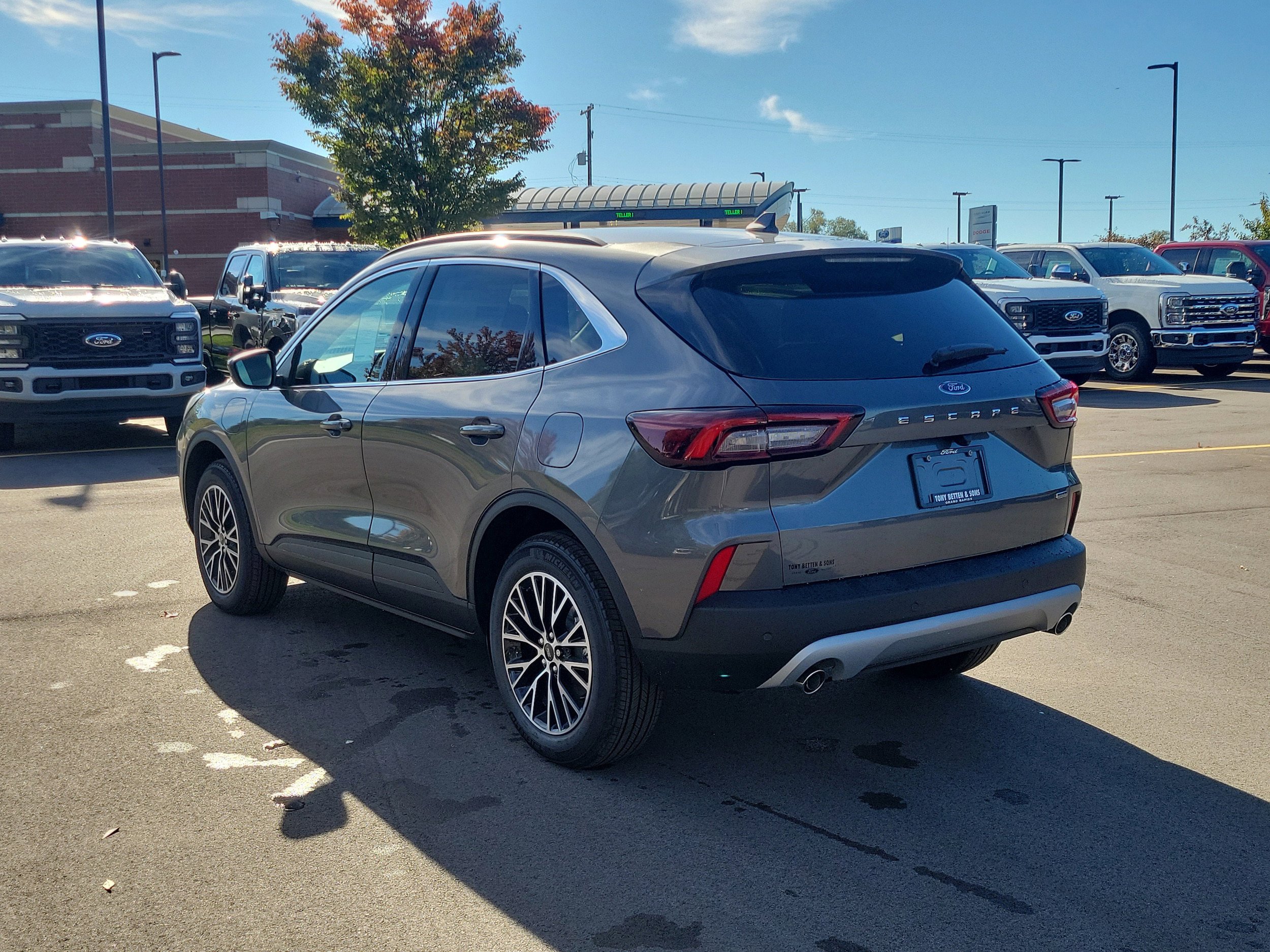 New 2026 Ford Escape SE FWD image 10