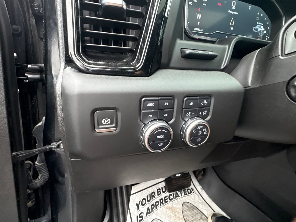 Used 2024 GMC Sierra 1500 AT4 w/ Technology Package image 19