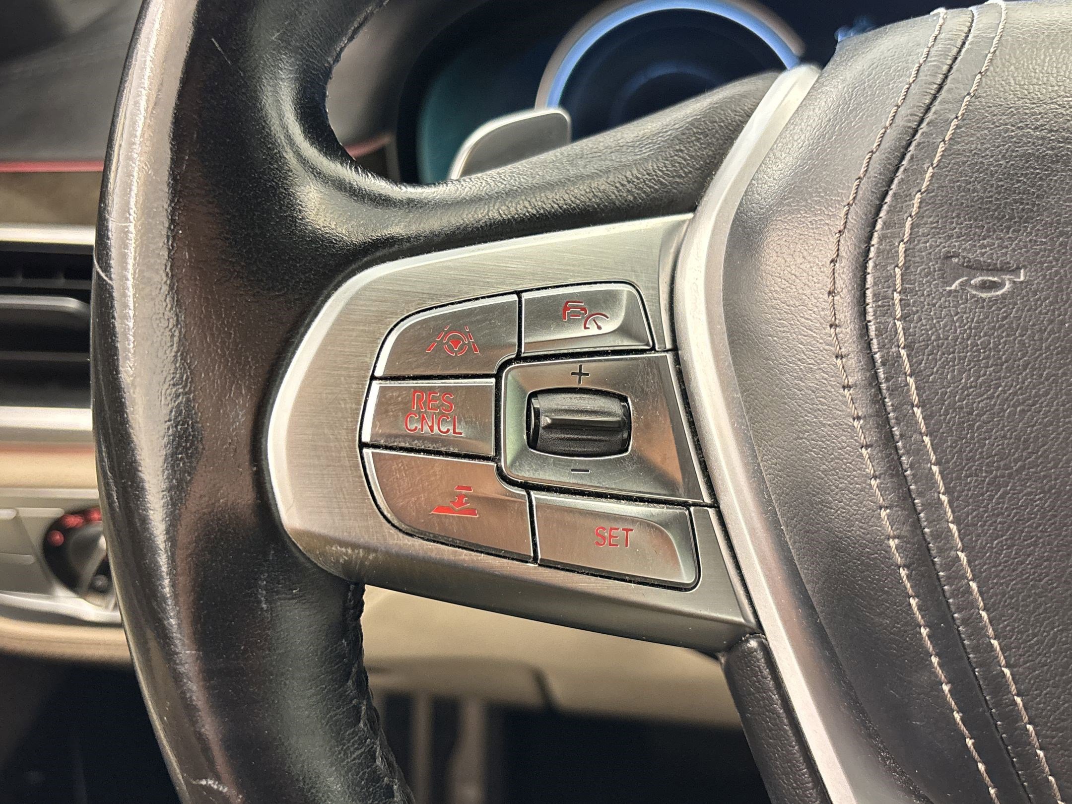 Used 2016 BMW 750i image 16
