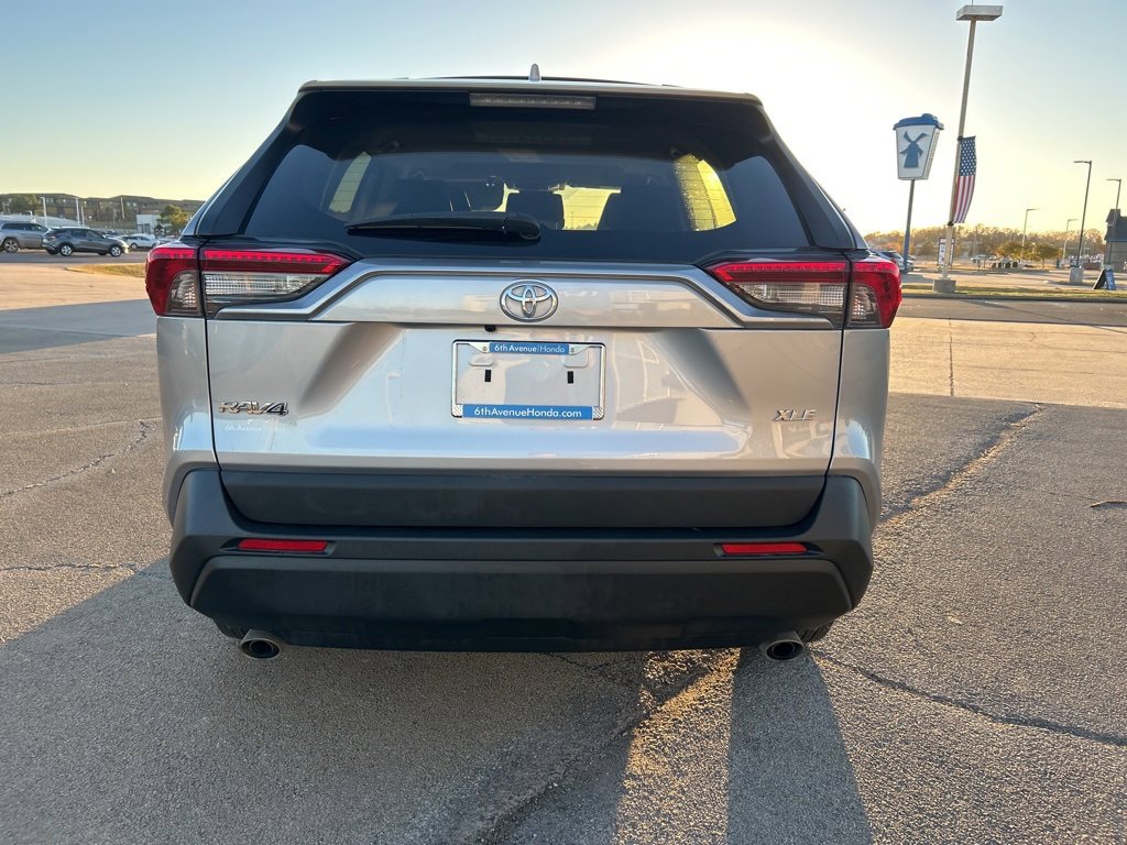 Used 2019 Toyota RAV4 XLE image 6