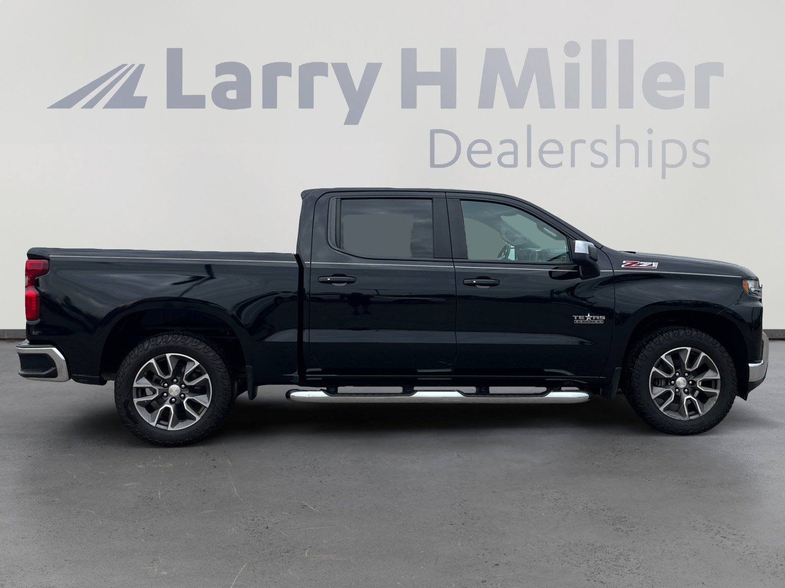 Used 2019 Chevrolet Silverado 1500 LT w/ Texas Edition image 6
