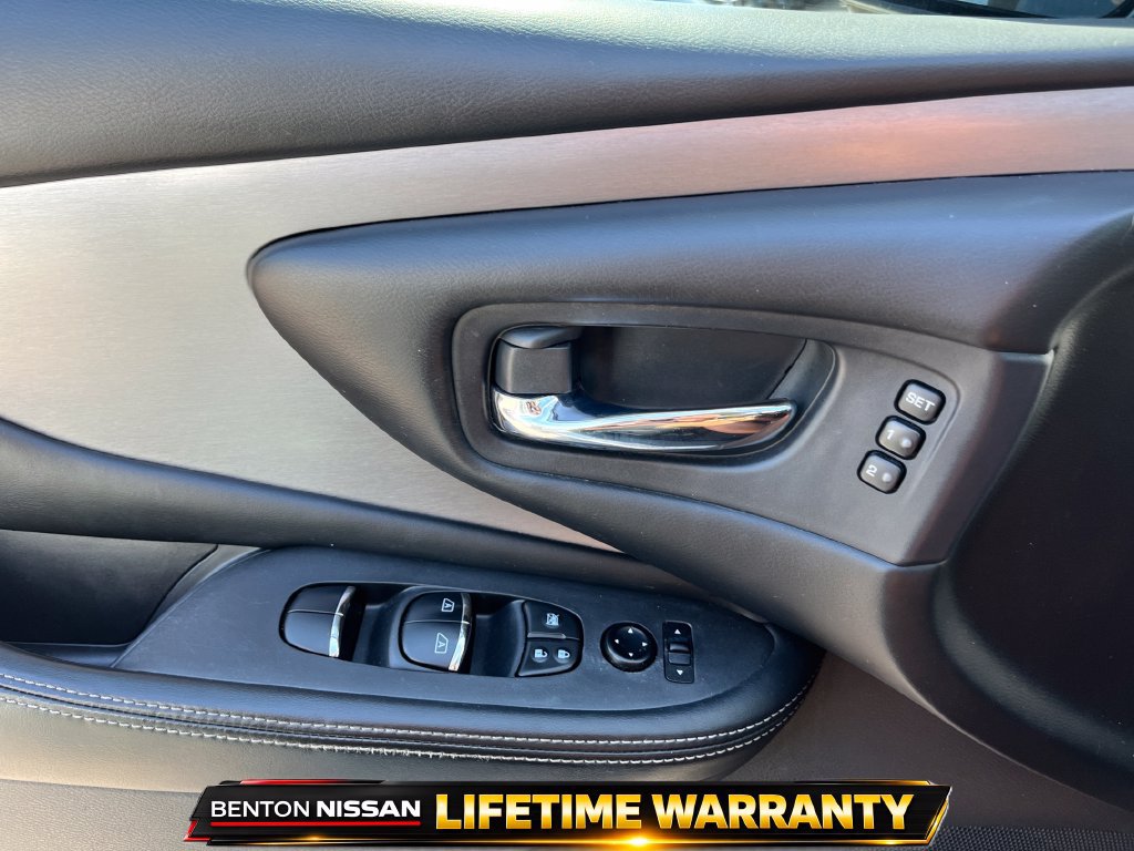 Used 2021 Nissan Murano SL w/ SL Moonroof Package FWD image 14