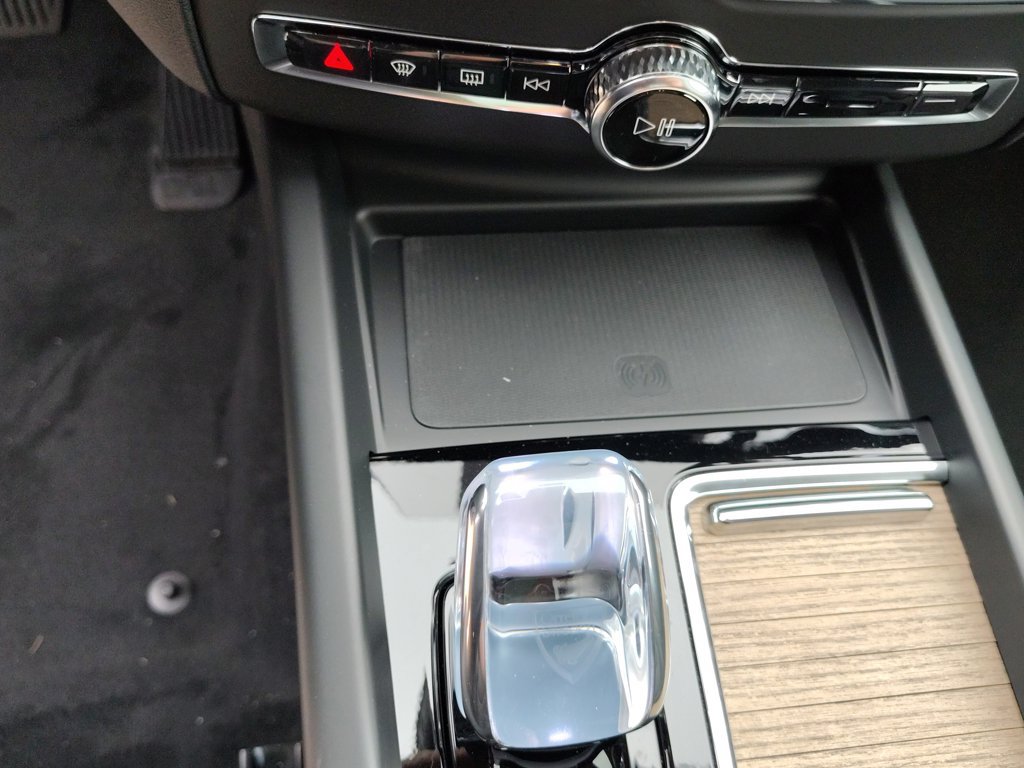 New 2027 Volvo XC60 B5 Ultra AWD/4WD image 15