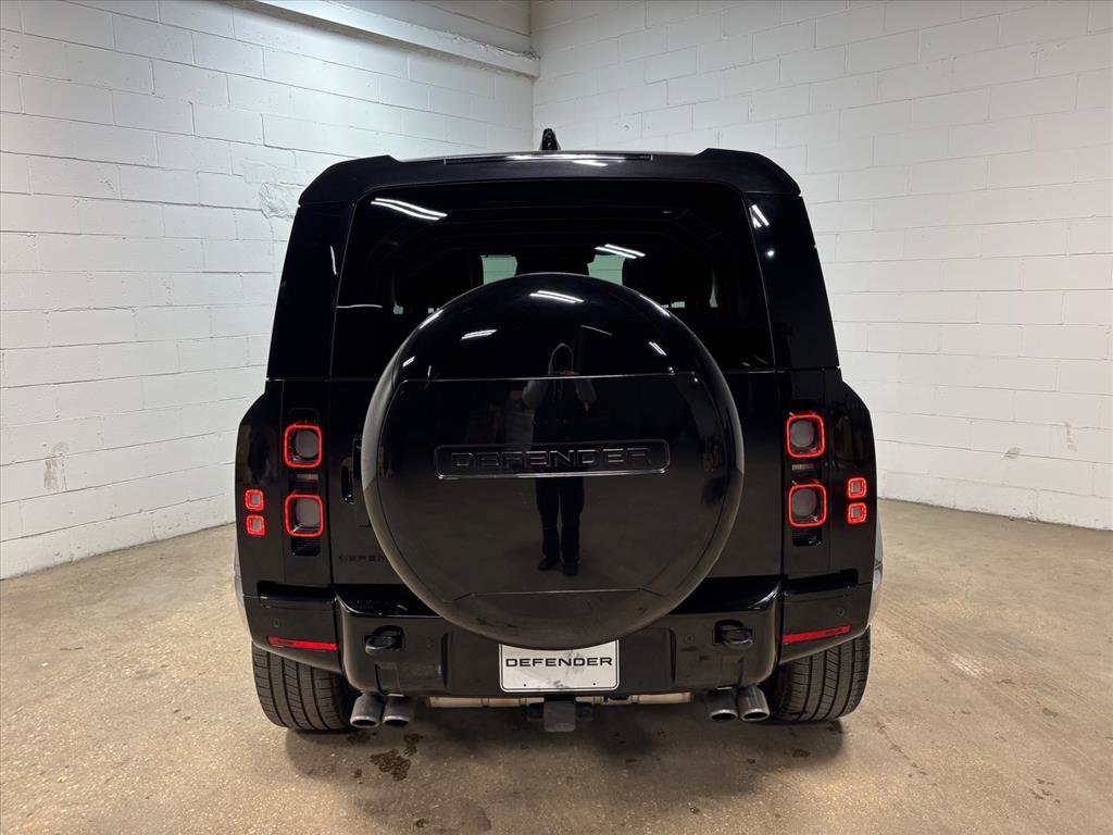 Used 2024 Land Rover Defender 90 V8 image 8