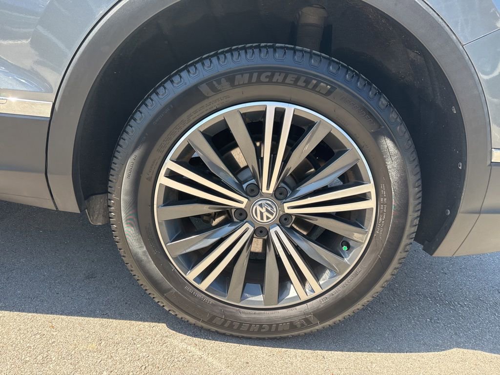 Used 2019 Volkswagen Tiguan SEL FWD image 28