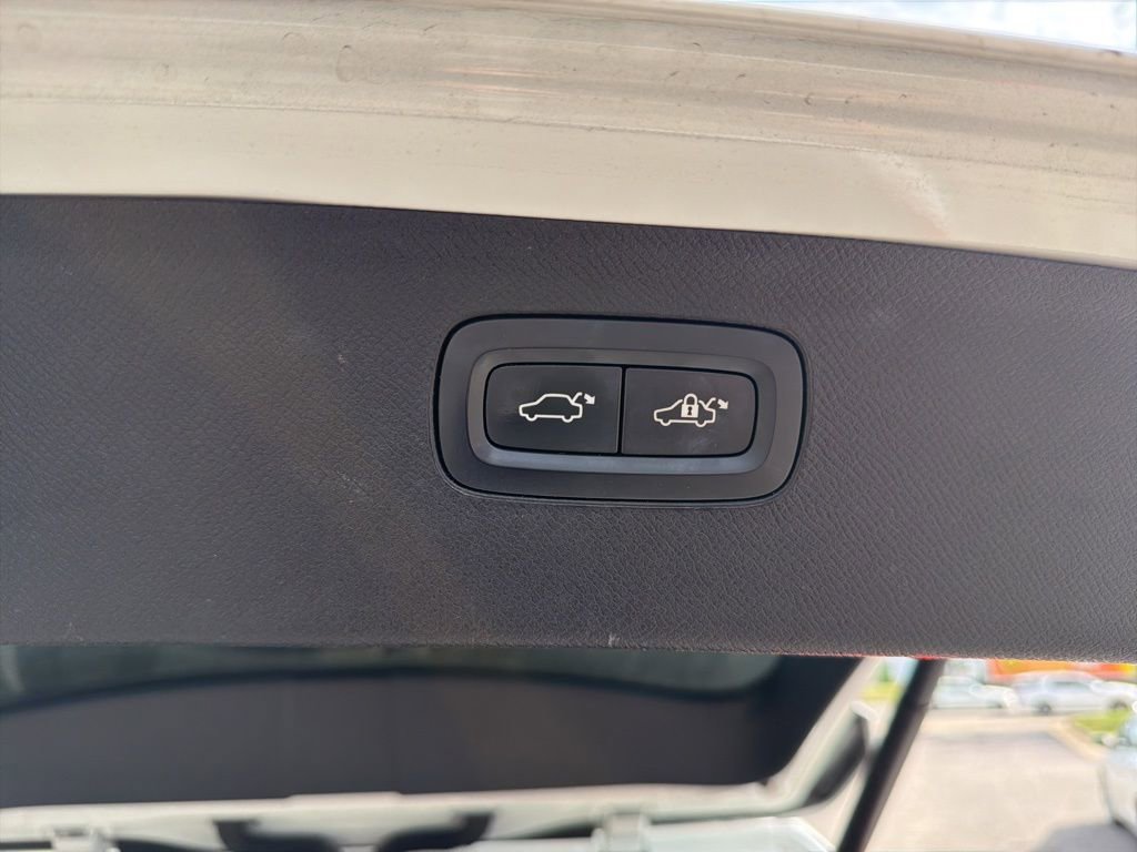 Used 2019 Volvo XC90 T6 Momentum image 9