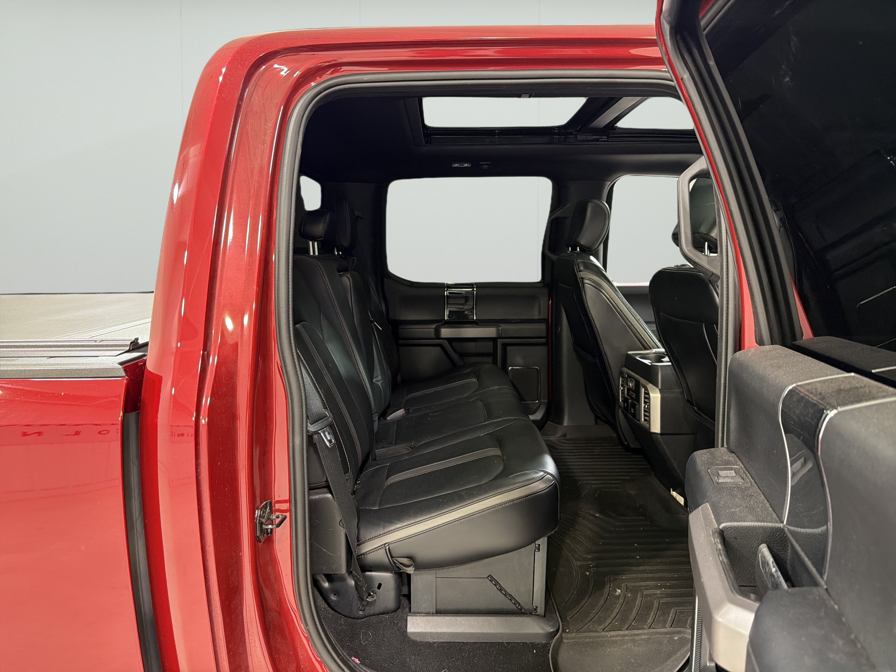 Used 2020 Ford F250 Platinum w/ FX4 Off-Road Package AWD/4WD image 14