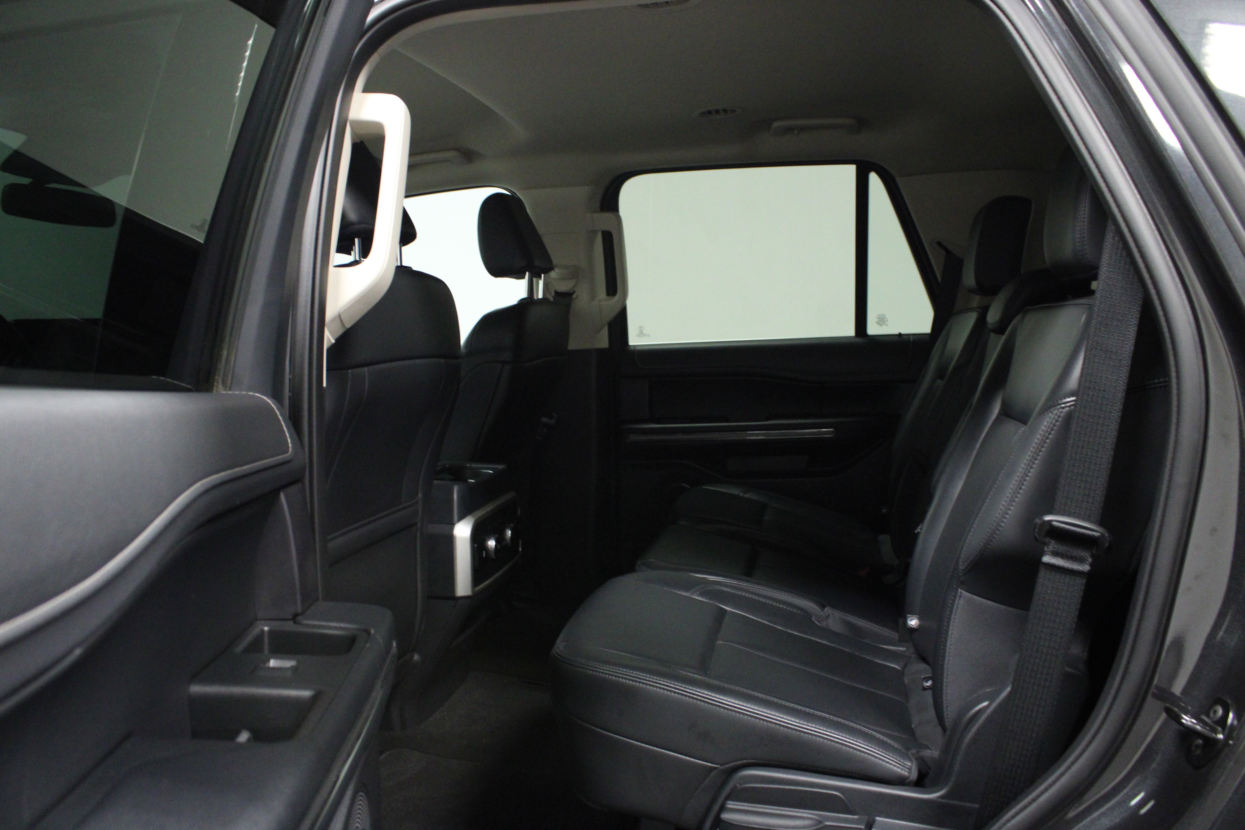 Used 2024 Ford Expedition XLT image 13