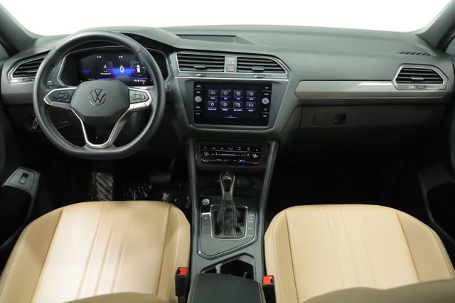 Used 2024 Volkswagen Tiguan SE image 11