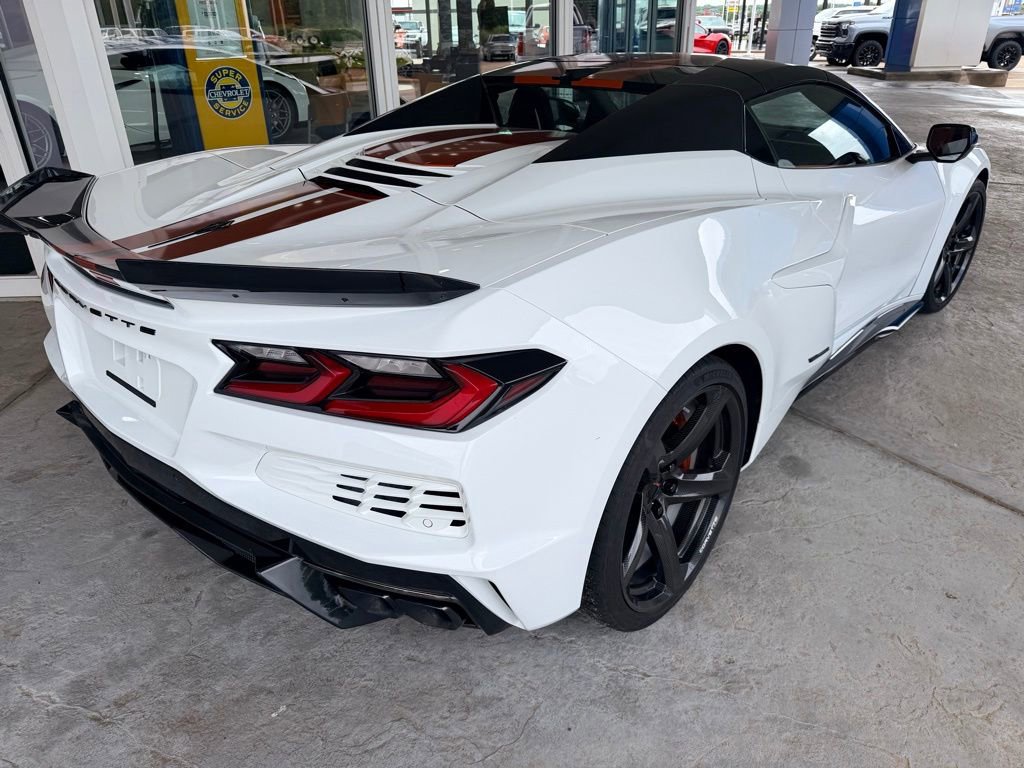Used 2025 Chevrolet Corvette E-Ray w/ Stealth Interior Trim Package AWD/4WD image 12