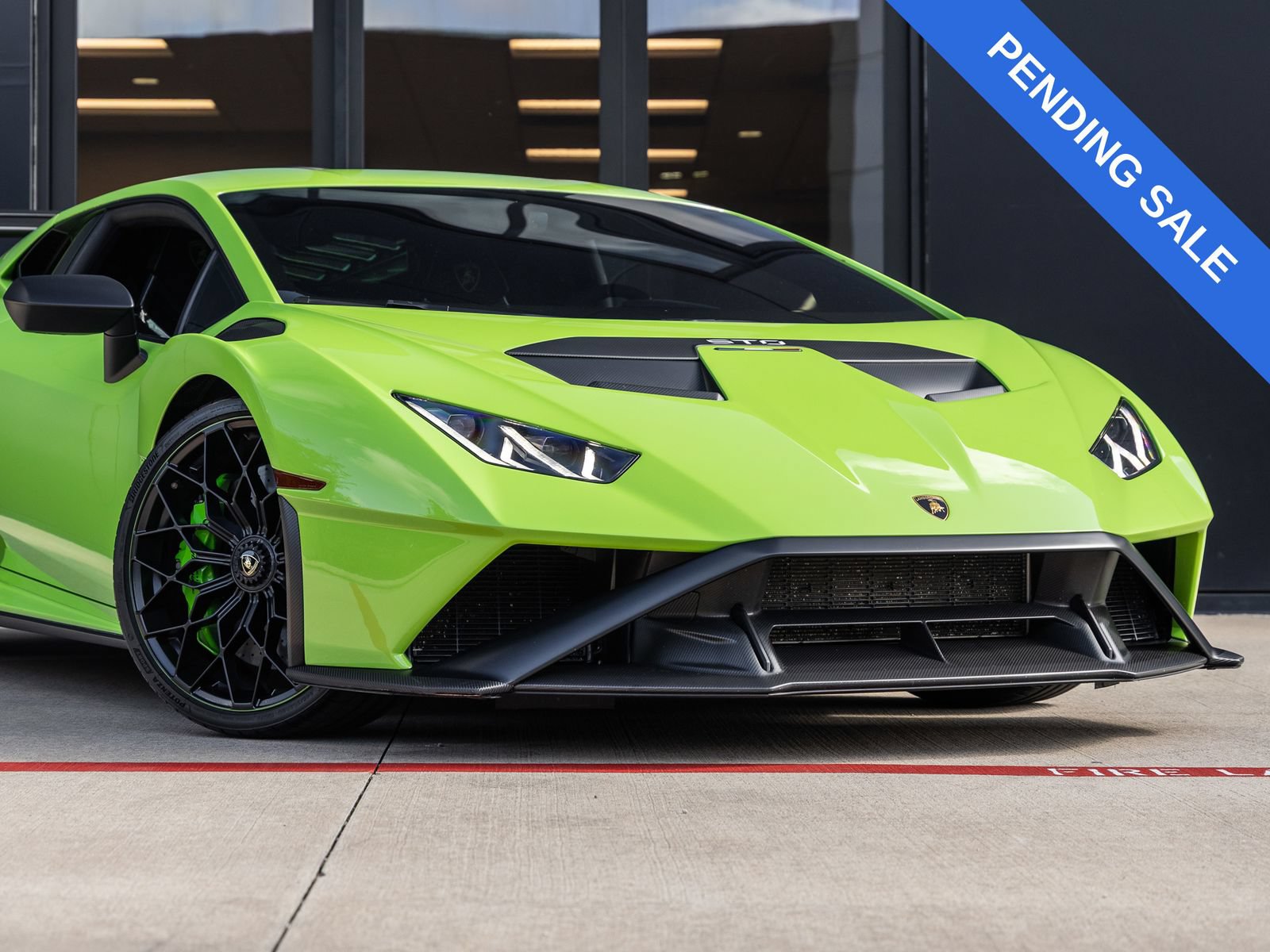 Used 2023 Lamborghini Huracan STO RWD image 6