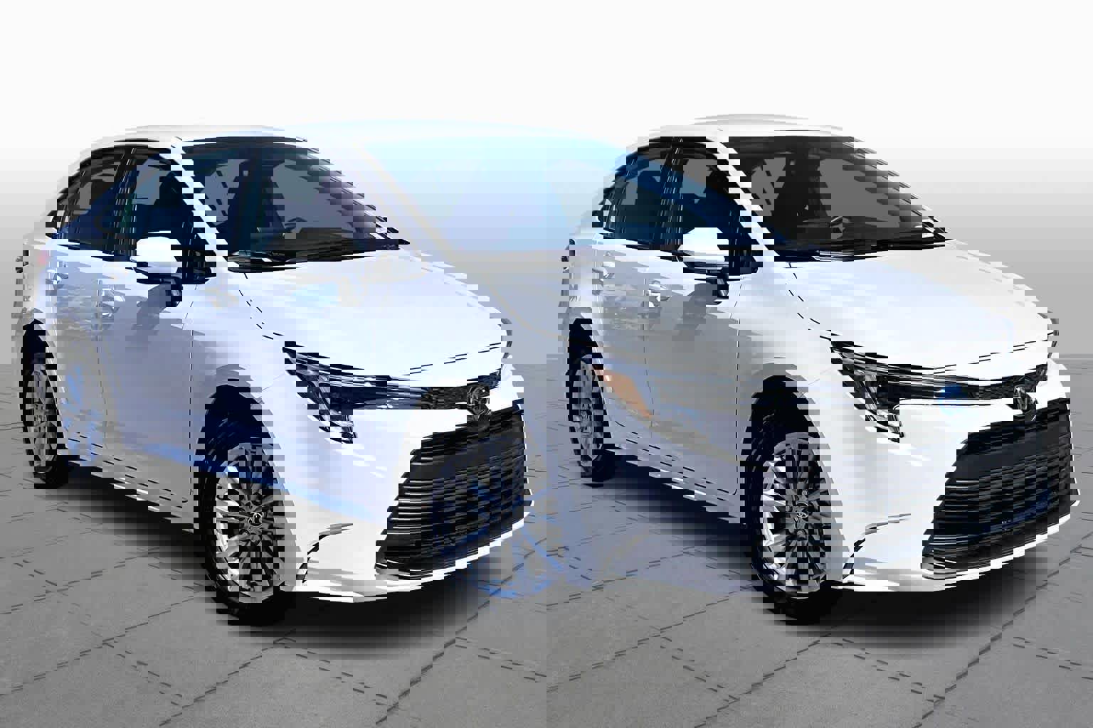 Used 2025 Toyota Corolla LE image 3