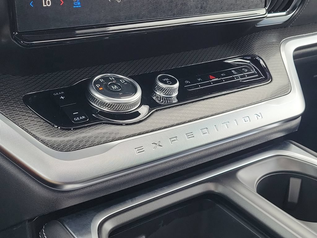 New 2026 Ford Expedition Max Platinum w/ Stealth Appearance Package AWD/4WD image 31
