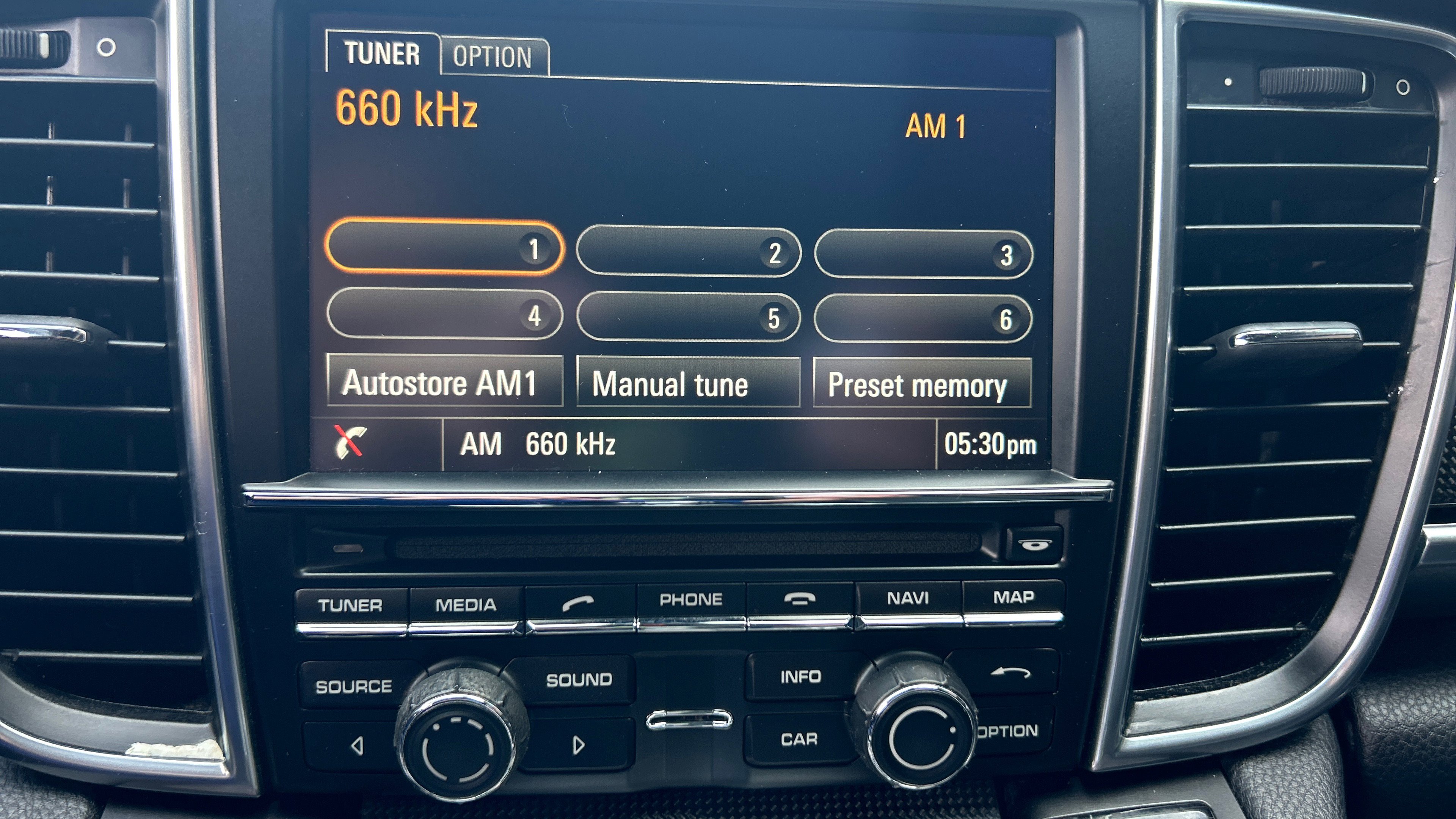 Used 2015 Porsche Panamera 4S image 74