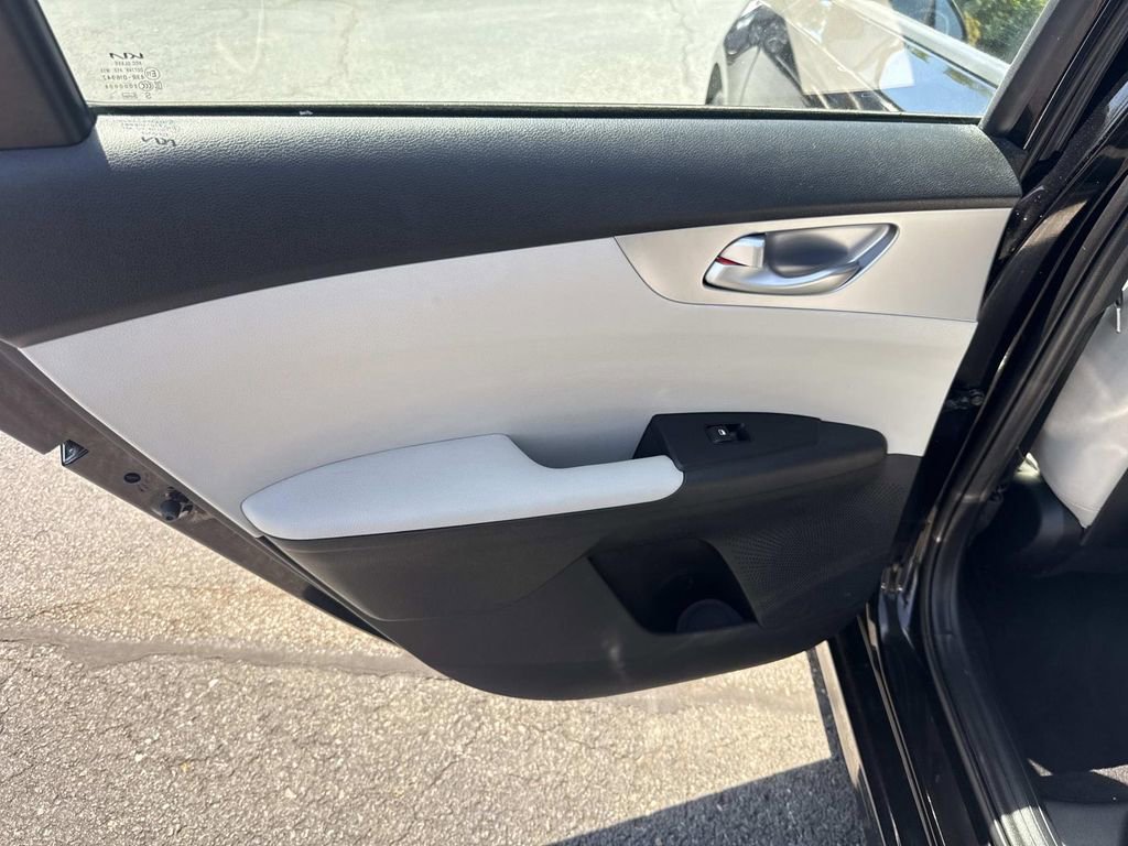 Used 2022 Kia Forte LXS FWD image 14