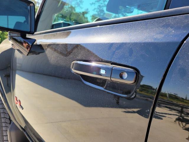 New 2025 GMC Hummer EV 3X w/ LPO, Illumination Package image 11