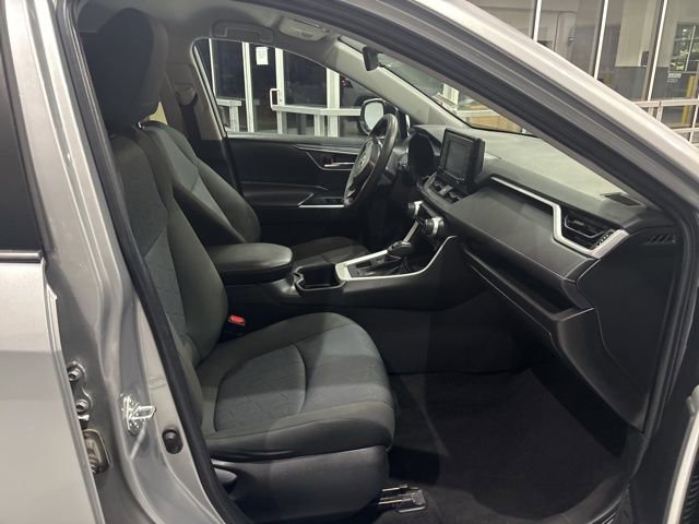 Used 2022 Toyota RAV4 XLE image 33