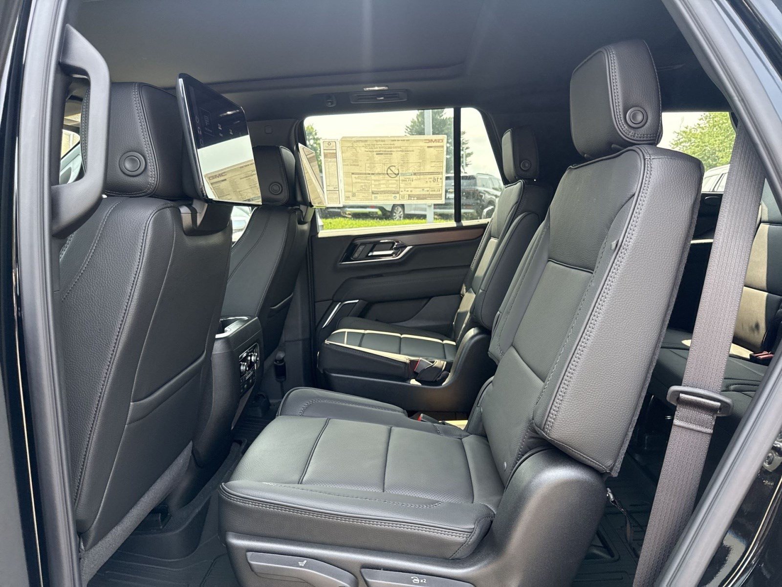 New 2026 GMC Yukon Denali w/ Denali Reserve Package AWD/4WD image 20