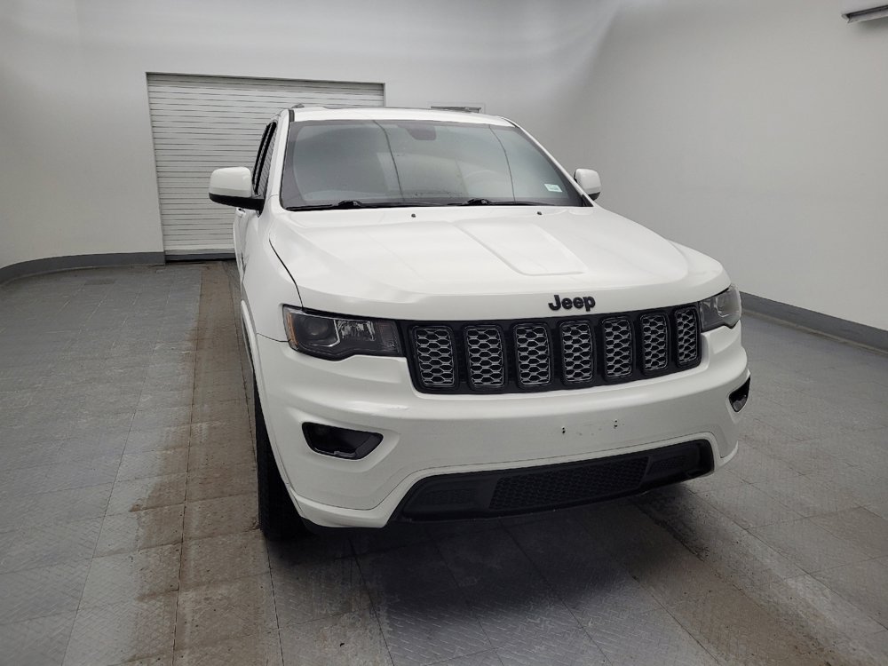 Used 2018 Jeep Grand Cherokee Altitude AWD/4WD image 14