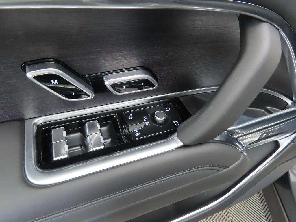 New 2025 Land Rover Range Rover Long Wheelbase SE image 23