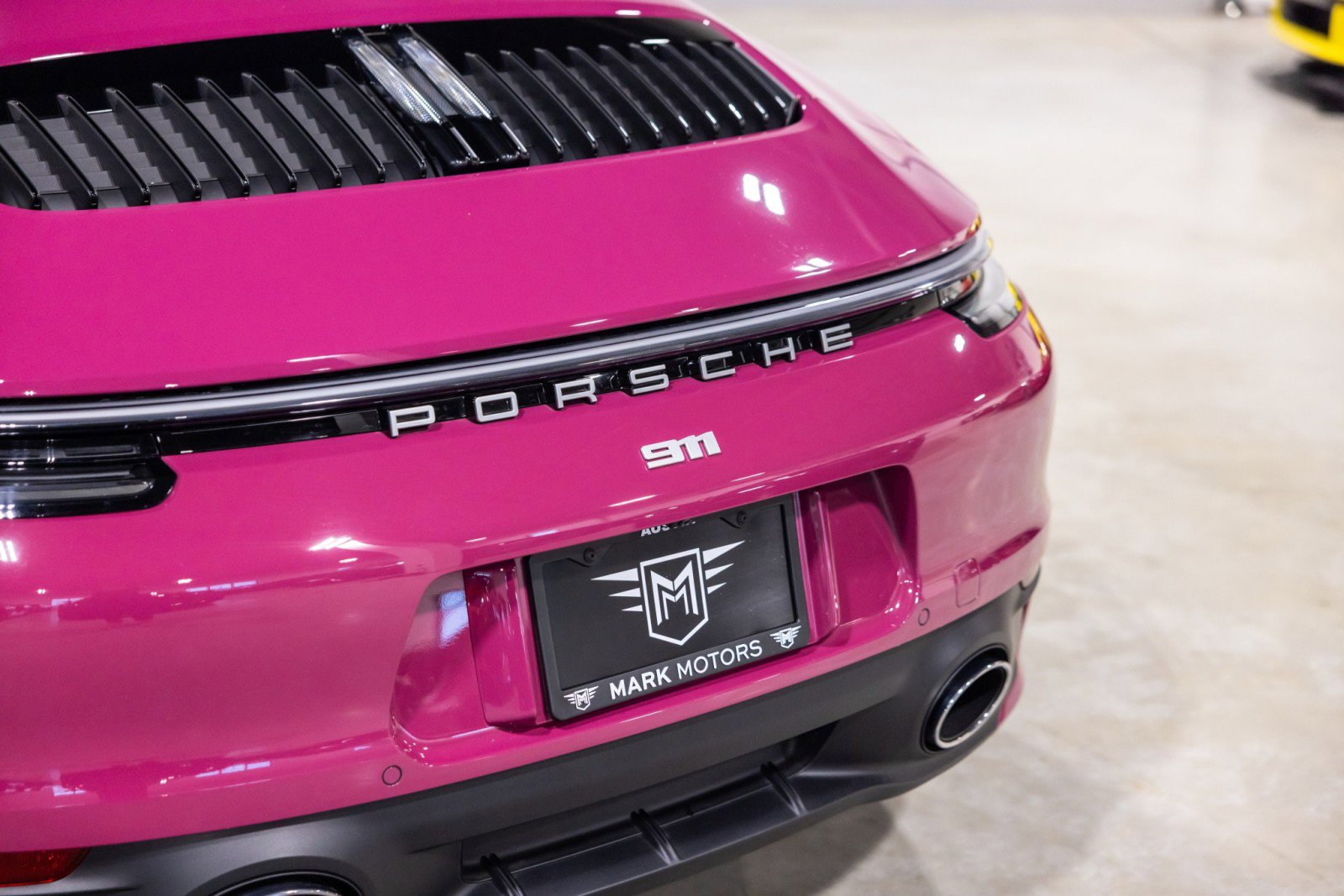 Used 2023 Porsche 911 Carrera w/ Premium Package RWD image 15