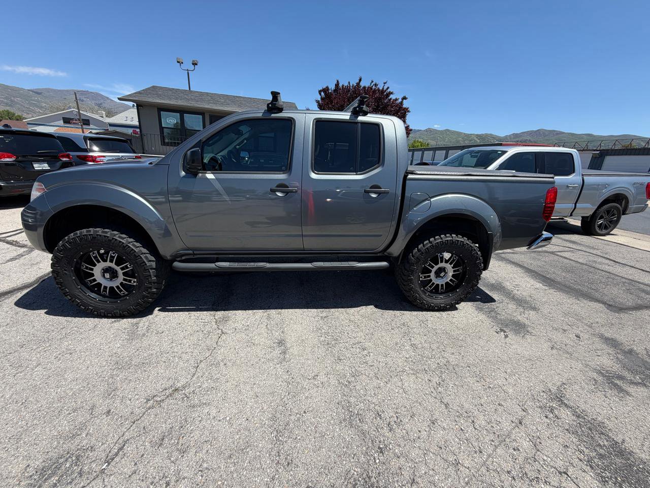 Used 2017 Nissan Frontier SV AWD/4WD image 8