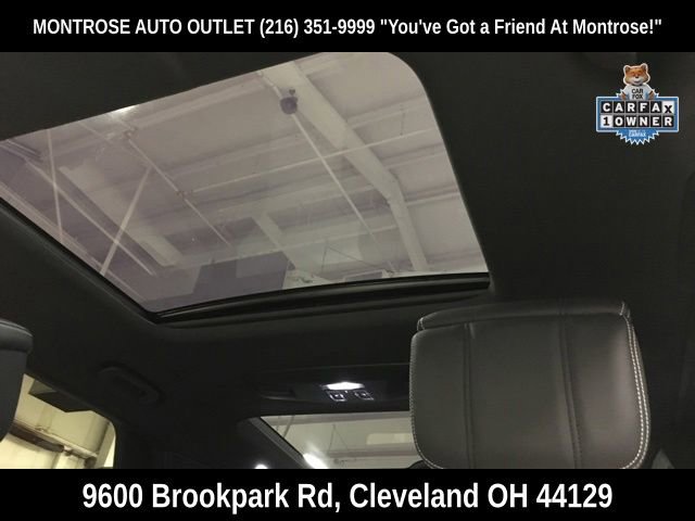 Used 2024 Land Rover Discovery Metropolitan Edition image 23