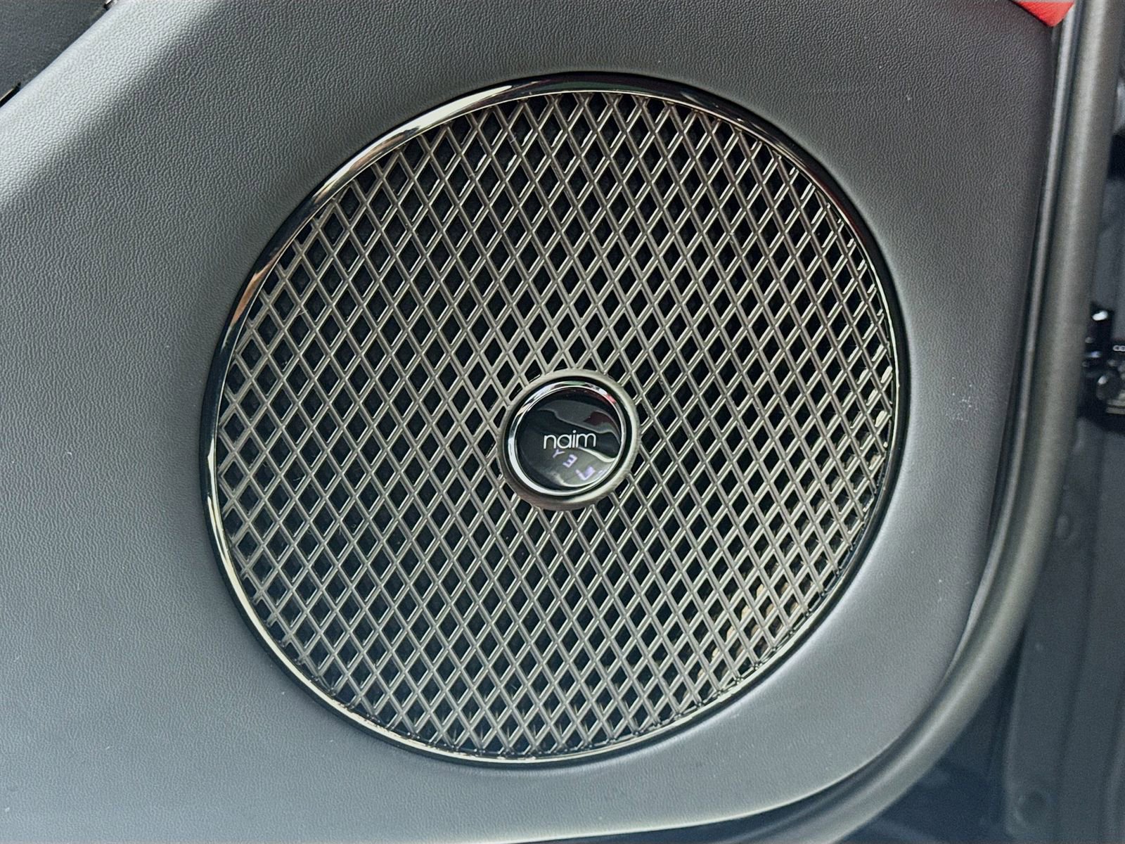 Certified 2025 Bentley Flying Spur Plug-In Hybrid image 17