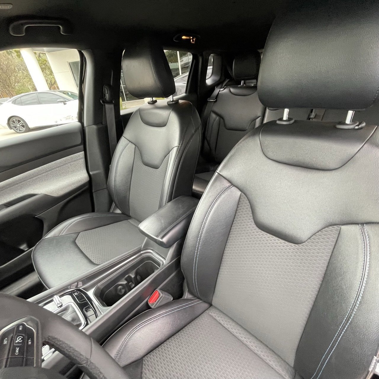 Used 2024 Jeep Compass Latitude w/ Altitude Special Edition image 21