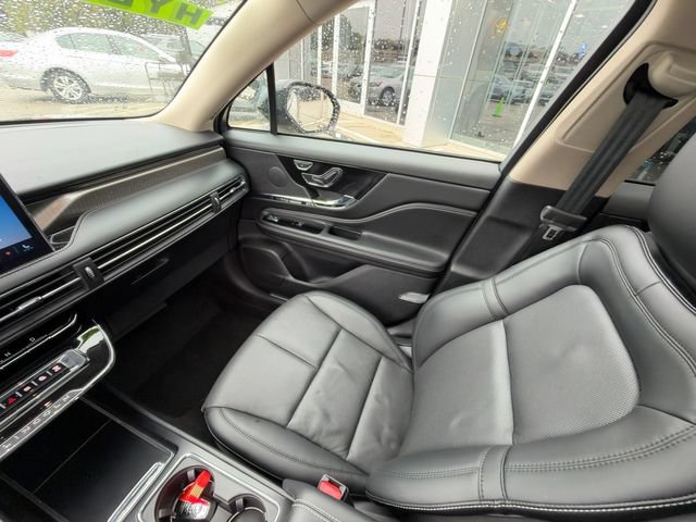 Used 2025 Lincoln Corsair Grand Touring w/ Jet Appearance Package AWD/4WD image 26