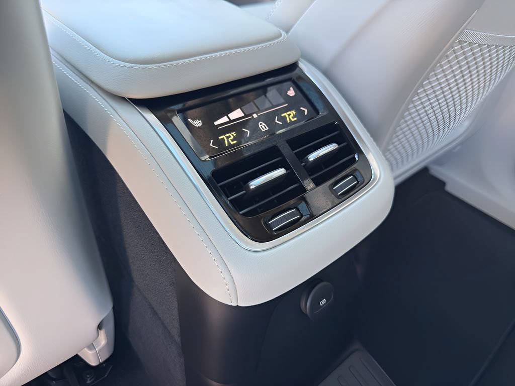 New 2026 Volvo XC90 T8 Ultra w/ Protection Package Premier AWD/4WD image 29