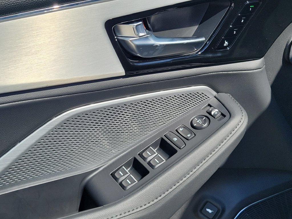 Certified 2025 Acura MDX SH-AWD image 21